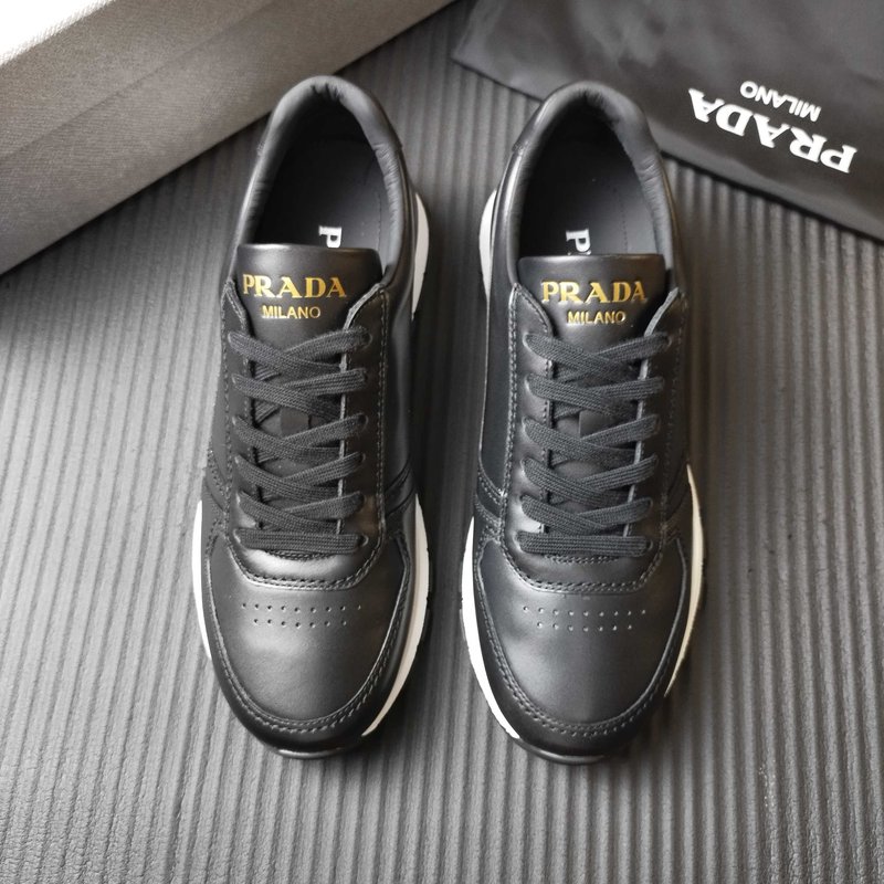 PRADA 블랙 가죽 캐주얼 운동화 001-195971