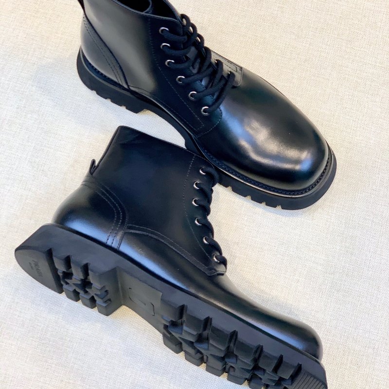 PRADA 클래식 라운드 토 남성 가죽 부츠 001-195983
