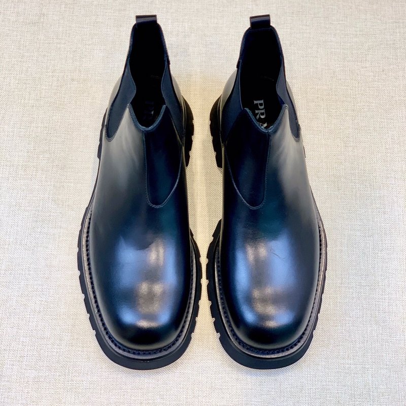 PRADA 클래식 라운드 토 남성 가죽 부츠 001-195984