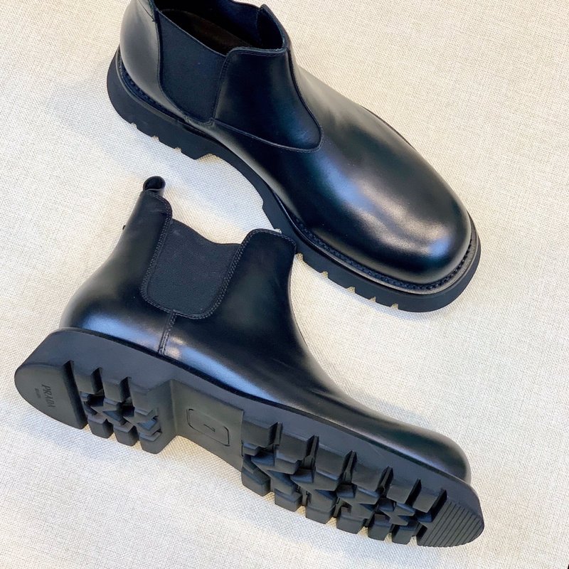 PRADA 클래식 라운드 토 남성 가죽 부츠 001-195984