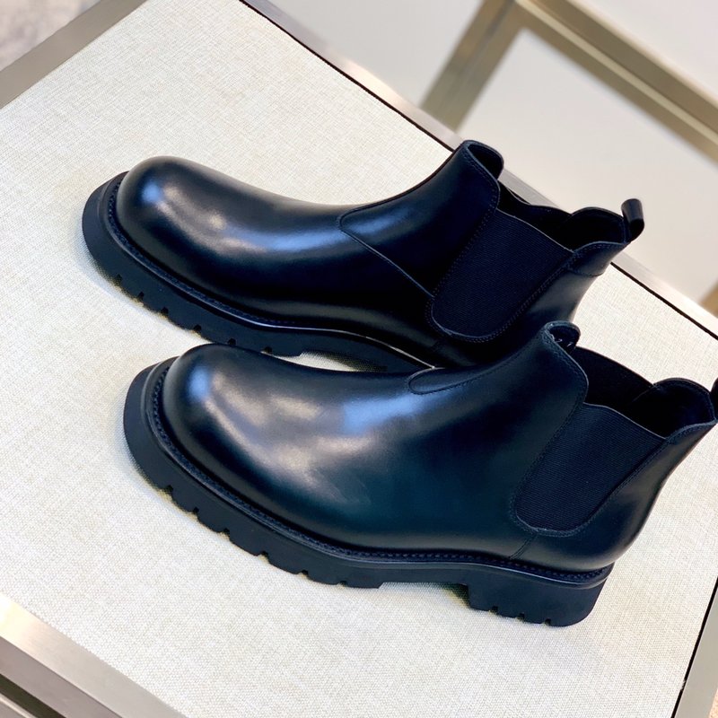 PRADA 클래식 라운드 토 남성 가죽 부츠 001-195984