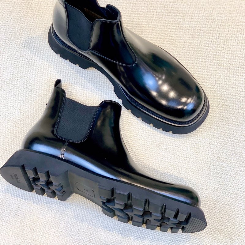 PRADA 클래식 라운드 토 남성 가죽 부츠 001-195985