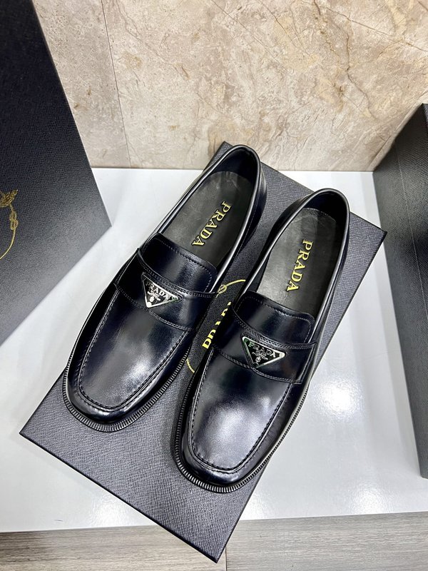 프라다 남성 비즈니스 가죽 로퍼 001-196022