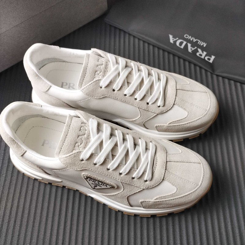 PRADA 프라다 화이트 운동 캐주얼 슈즈 001-196105