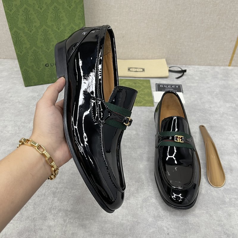 GUCCI 말비트 장식 남성 로퍼 001-196189