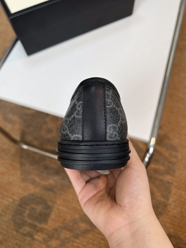 GUCCI 클래식 남성화 수입 가죽 더블 G 001-196203