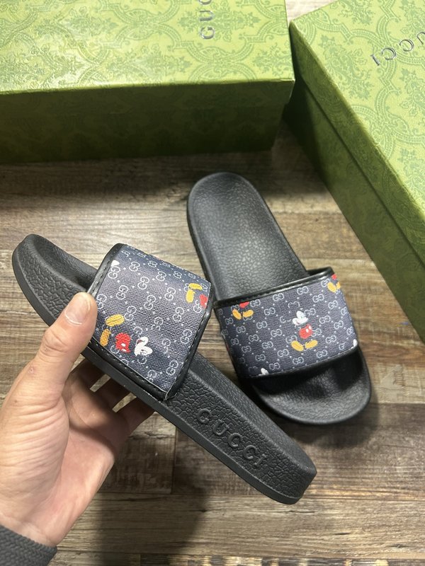Gucci 구치 클래식 프린트 슬리퍼 001-196208