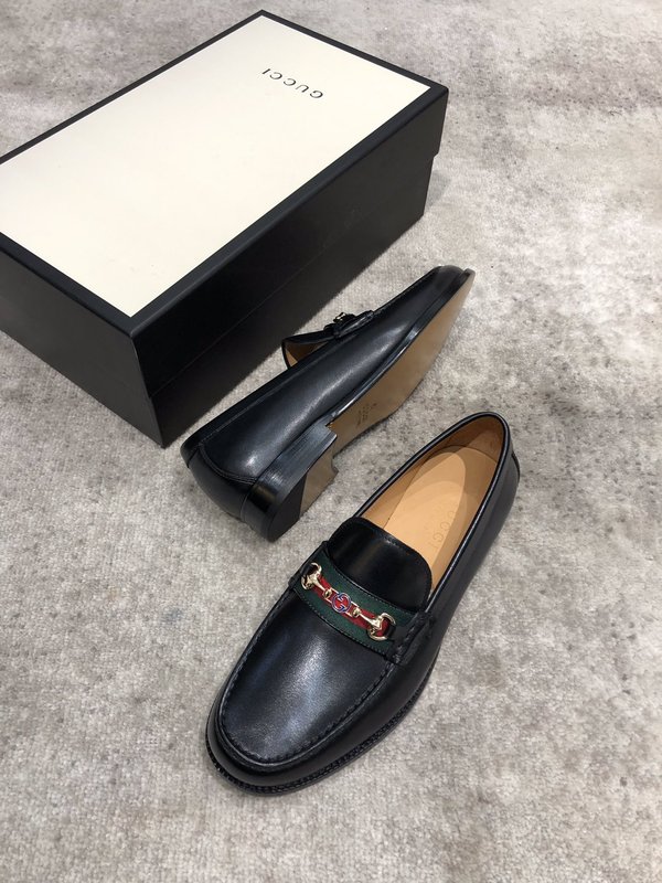 Gucci 신규 소가죽 로퍼 슈즈 001-196388