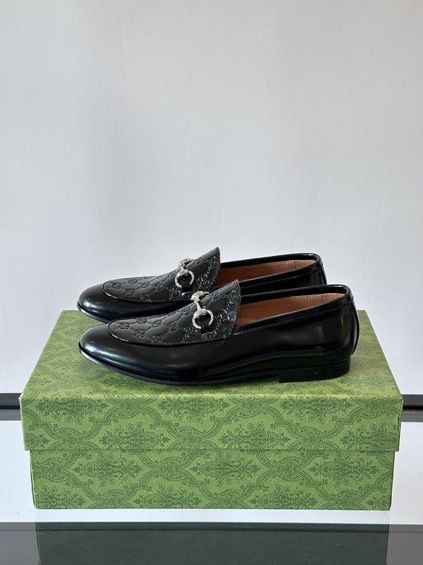 Gucci 남성 가죽 말장식 캐주얼 구두 001-196443