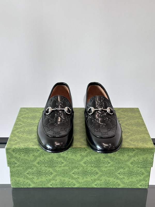 Gucci 남성 가죽 말장식 캐주얼 구두 001-196443