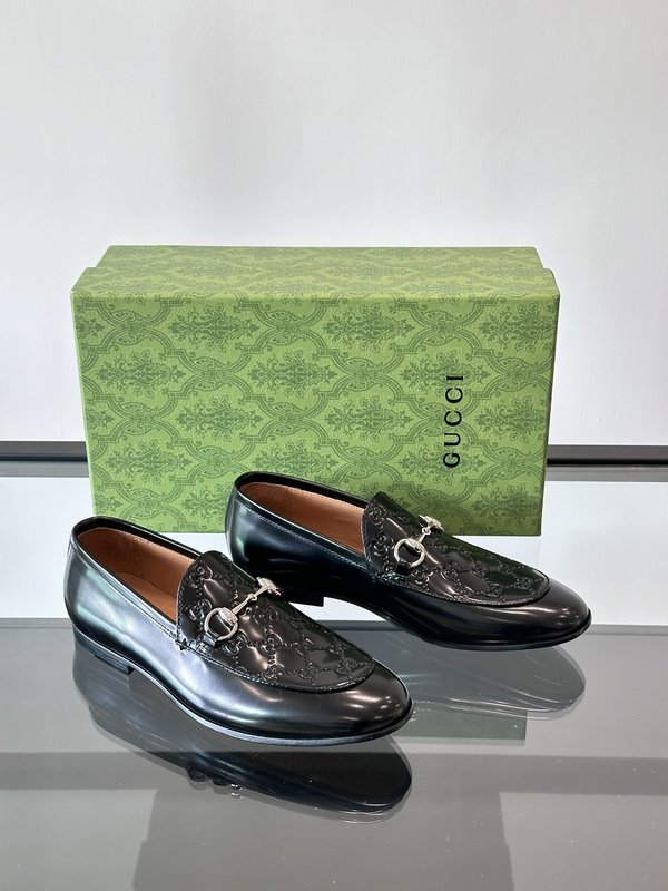 Gucci 남성 가죽 말장식 캐주얼 구두 001-196443