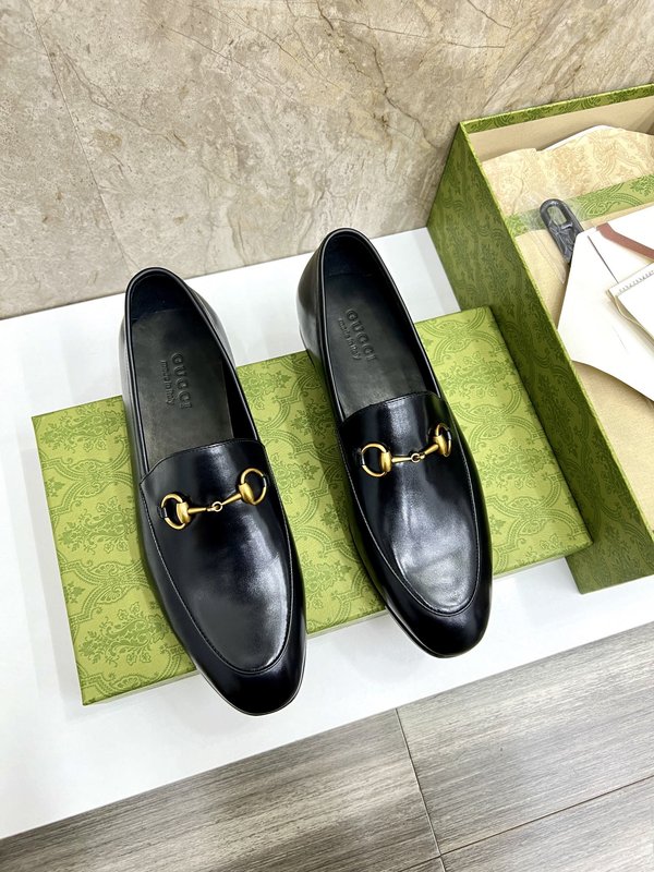 GUCCI 더블 G 스트랩 가죽 로퍼 001-196535