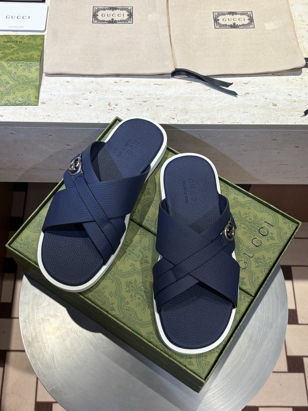 GUCCI 남성 크로스 인터로킹 더블 G 샌들 001-196575