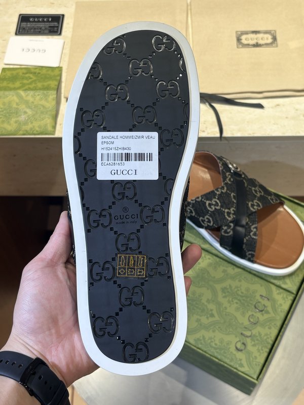 GUCCI 남성 교차 인터록 샌들 001-196586