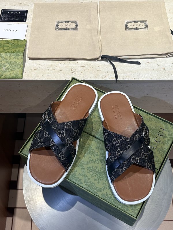GUCCI 남성 교차 인터록 샌들 001-196586