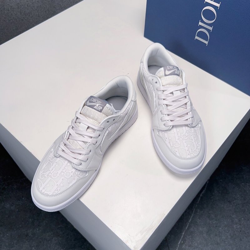 Dior 가 화이트 로우탑 캐주얼 운동화 001-196613