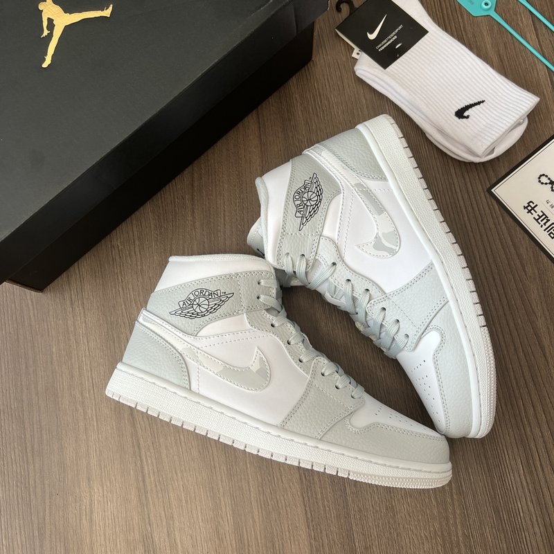Air Jordan 1 Mid 백색 회색 카모 운동화 001-196635