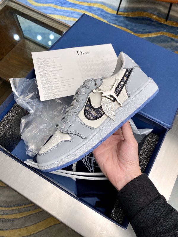 Dior X AJ 1联名 운동화 001-196653