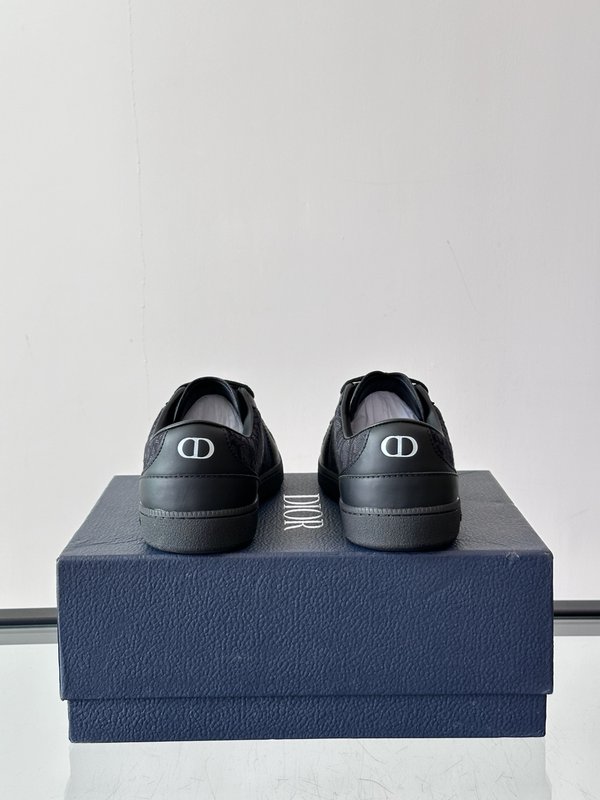 Dior 블랙 클래식 모노그램 스니커즈 001-196979