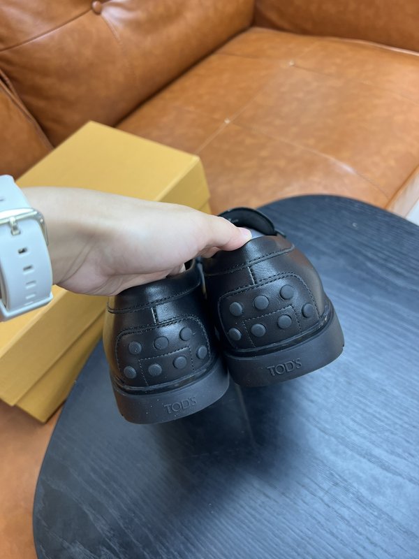 TODS 남성 스웨이드 로퍼 가죽구두 001-197317