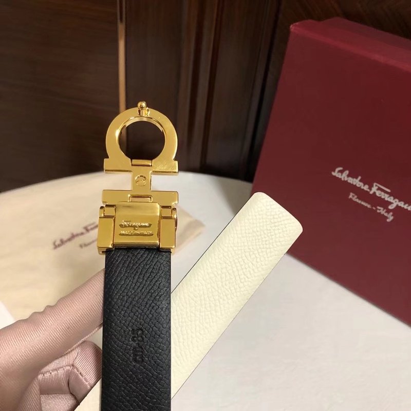 페라가모 여성용 2.5cm 말발굽 양면 벨트 001-197389