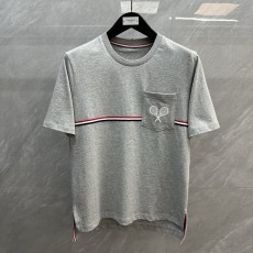Thom Browne 테니스 라켓 자수 라운드넥 반팔티 001-197534