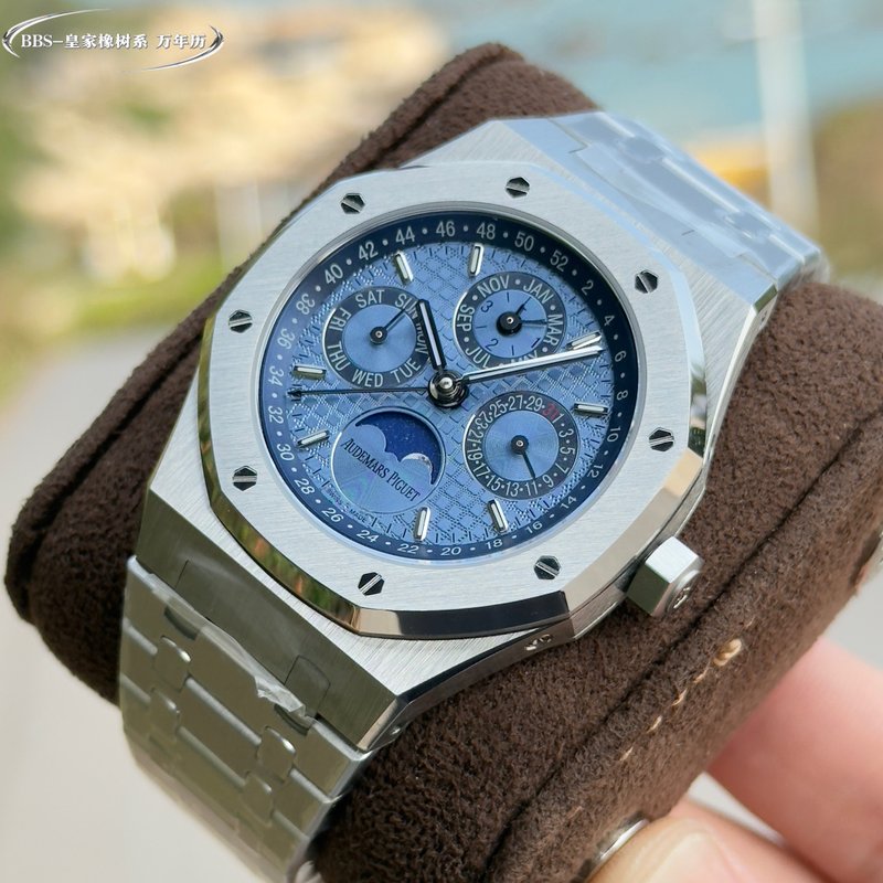 오데마 피게 로얄 크 블루 다이얼 스틸 시계 001-199731