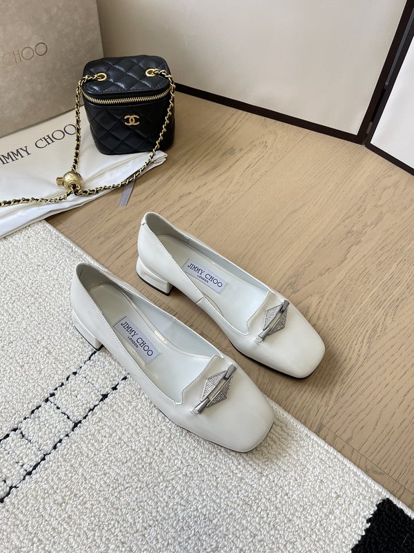 Jimmy Choo 양가죽 플라워 장식 뾰족코 플랫 슈 001-200509