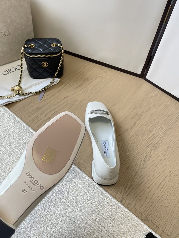 Jimmy Choo 양가죽 플라워 장식 뾰족코 플랫 슈 001-200509
