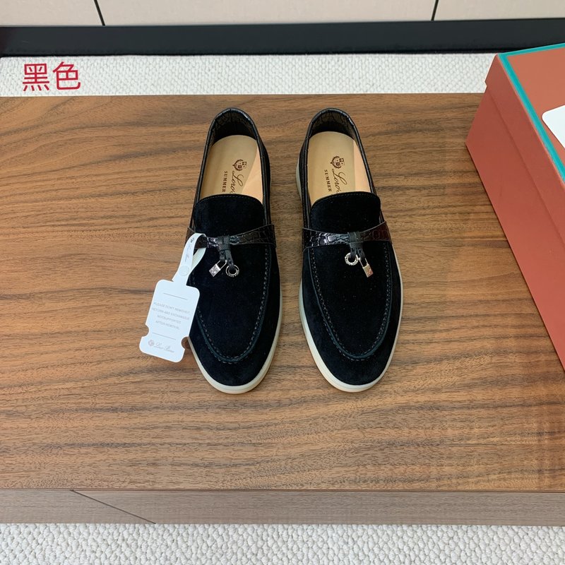 로로 피아나 스파이딩 스웨이드 로퍼 001-200951