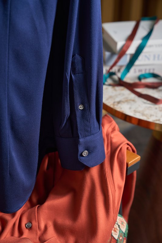 Kiton 울 혼방 남성 비즈니스 셔츠 001-202334