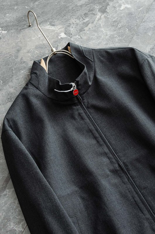 Kiton 남성 캐주얼 스포츠 세트 재킷 및 바지 001-202414