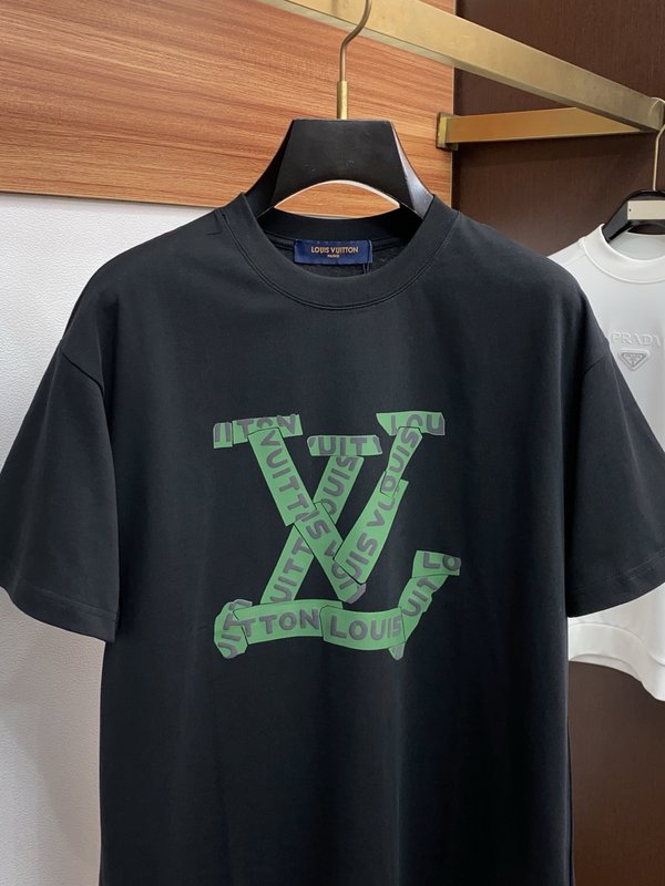 루이비통 남성 순면 라운드넥 반팔 티셔츠 001-202524