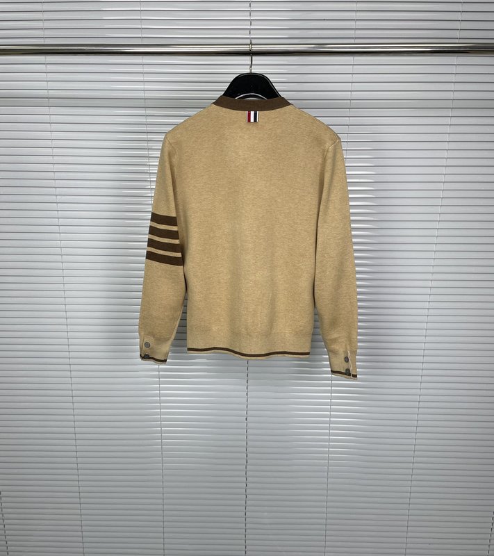 톰브라운 포스트라이프 V 넥 카디건 001-203110