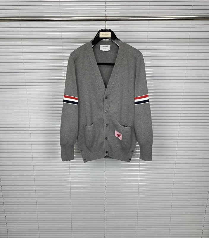 톰브라운 클래식 더블 스트라이프 울 카디건 001-203117