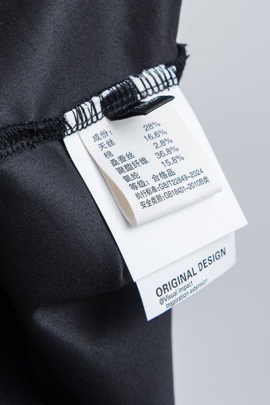 로로피아나 남성 실크 혼방 라운드넥 반팔 티셔츠 001-203720