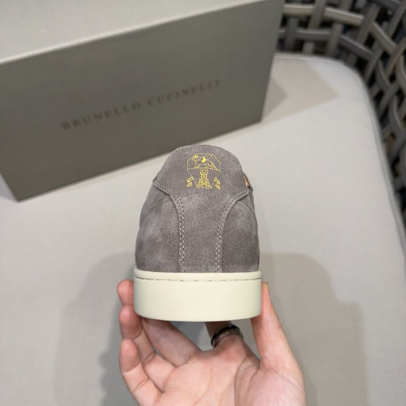Brunello Cucinelli 남성 스웨이드 캐주얼 001-203847
