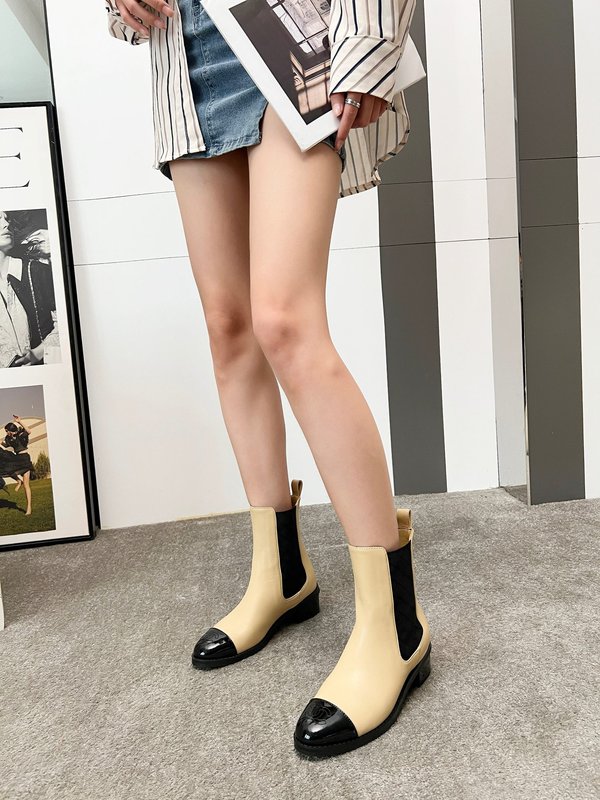 샤넬 클래식 스파이싱 하이힐 앵클부츠 001-205670