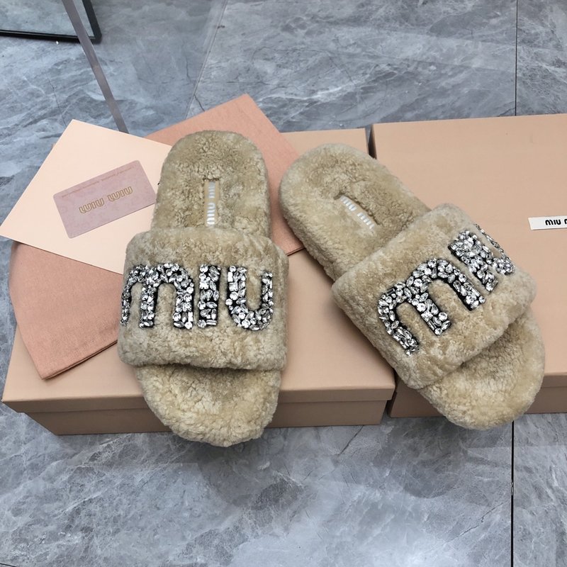미우미우 크리스털 버클 양모 슬리퍼 001-205954