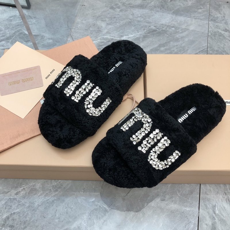 미우미우 크리스털 버클 양모 슬리퍼 001-205955