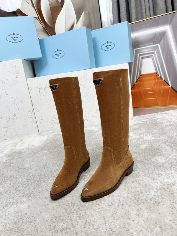 프라다 클래식 트라이앵글 로고 뾰족코 롱부츠 001-206425