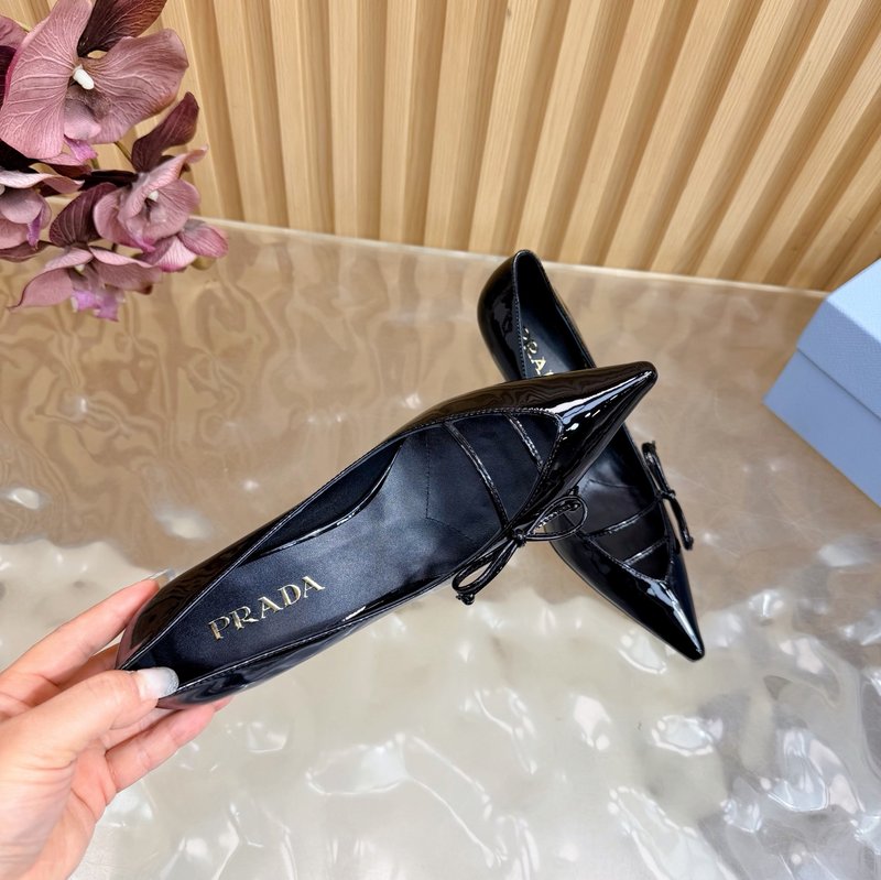 프라다 뾰족한 발가락 오픈토 하이힐 001-206489