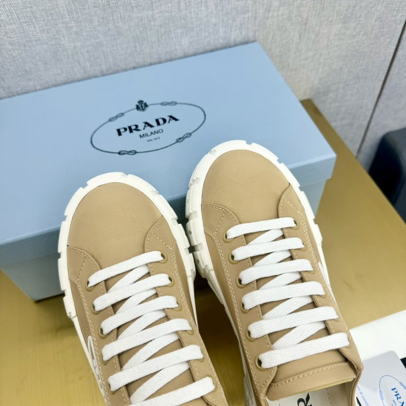 프라다 로고 프린트 두꺼운 밑단 캔버스 캐주얼 슈즈 001-206501