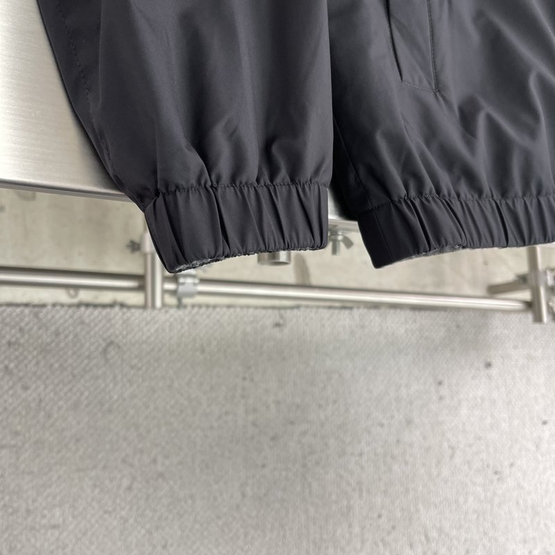 키톤 양면 착용 스탠드 칼라 지퍼 재킷 001-207890