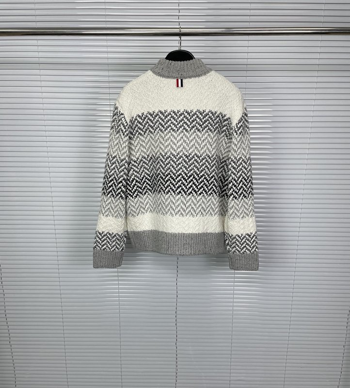 톰브라운 울 스트라이프 지퍼 카디건 001-208809