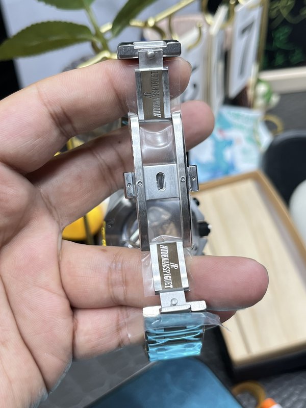 오데마 피게 로얄 오크 오프쇼어 오토매틱 시계 001-211732