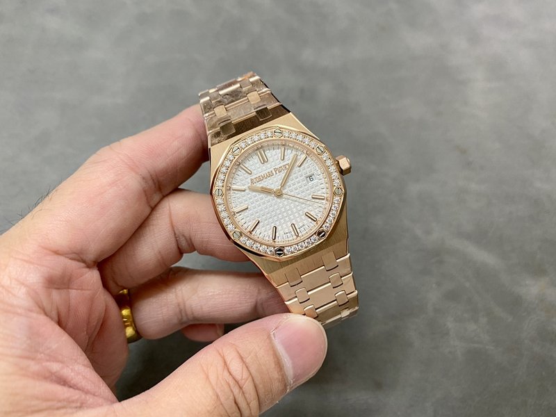 오데마 피게 로얄 오크 오토매틱 워치 001-211895