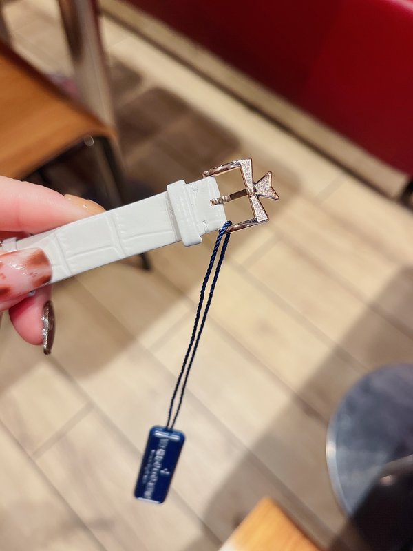 바쉐론 콘스탄틴 레이디 트라디셔널 퍼페추얼 캘린더 001-212154