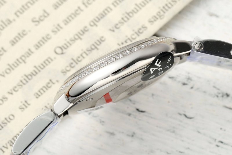 까르띠에 발롱블루 28mm 쿼츠 시계 001-212577