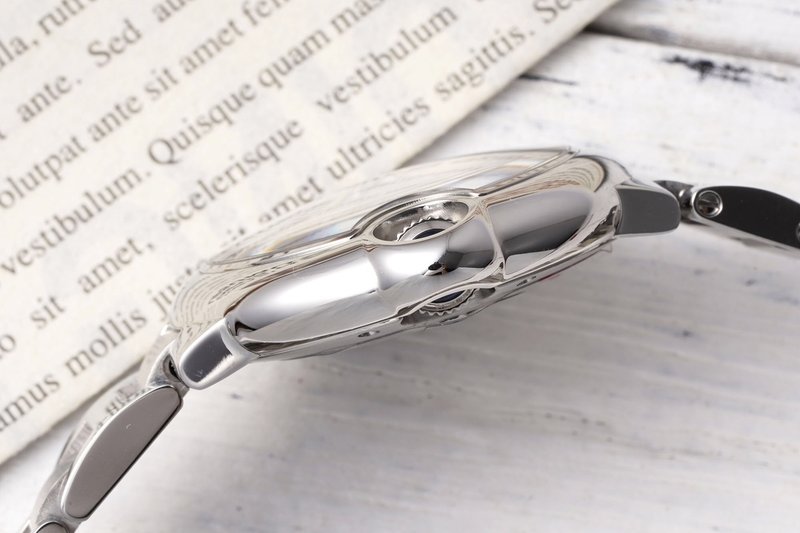 까르띠에 발롱블루 33mm 스테인리스 스틸 시계 001-212640